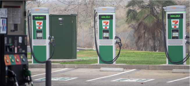 海外のEV(電気自動車)充電設備の画像