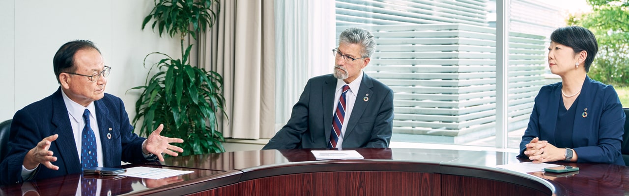 picture: Toshiro Yonemura Independent Outside Director Chair of the Compensation Committee / Stephen Hayes Dacus Lead Independent Outside Director Chairperson of the Board of Directors / Meyumi Yamada Independent Outside Director Chair of the Nomination Committee