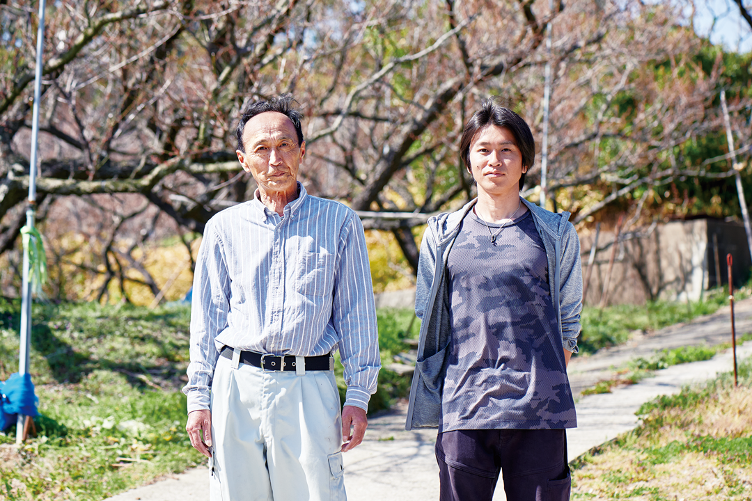 小谷和重さんと息子さんの弘和さん